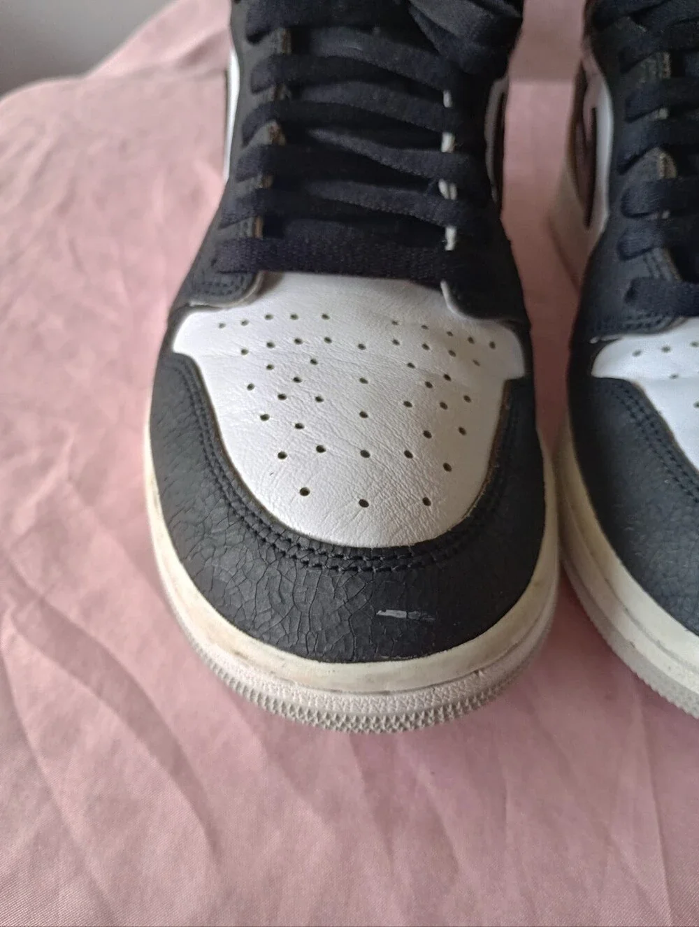 Air Jordan 1 Retro High OG White/black Lightly Used Size 12